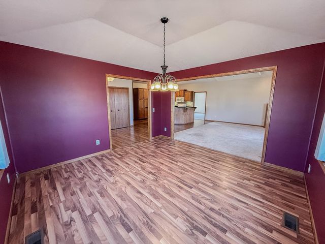 2953 9th Avenue SE, Willmar, MN 56201