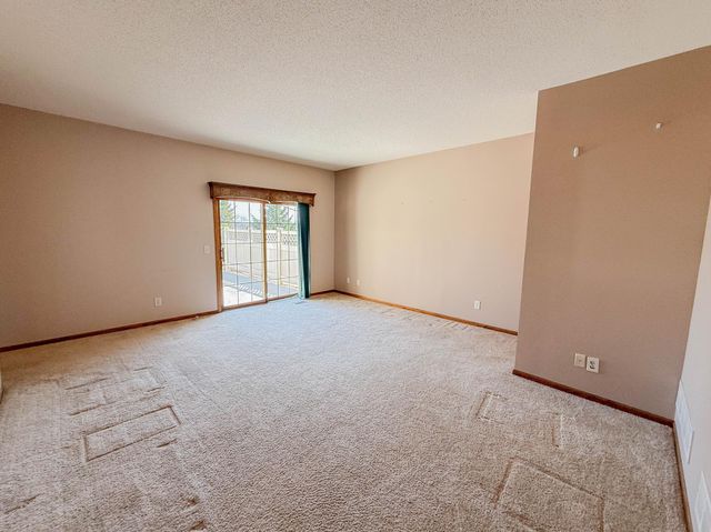 2953 9th Avenue SE, Willmar, MN 56201