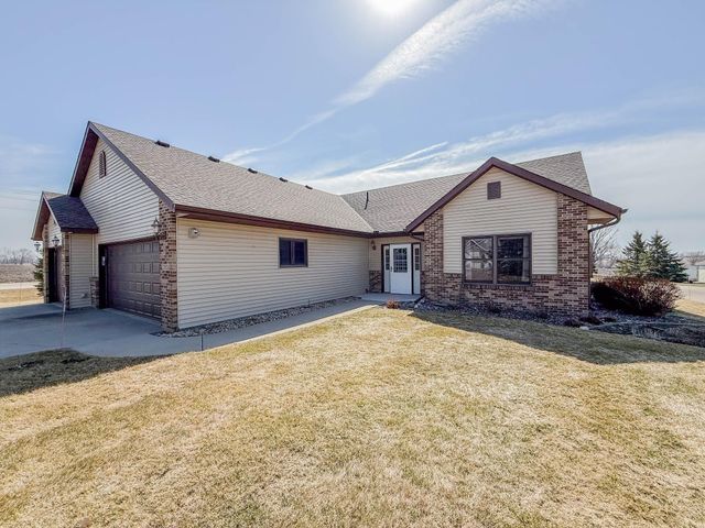 2953 9th Avenue SE, Willmar, MN 56201