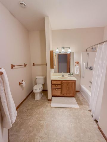 2953 9th Avenue SE, Willmar, MN 56201