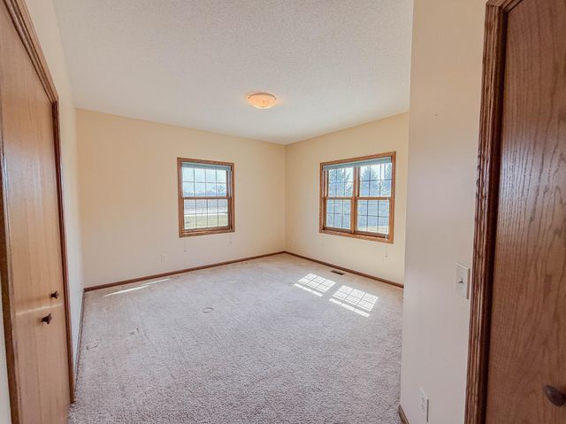 2953 9th Avenue SE, Willmar, MN 56201