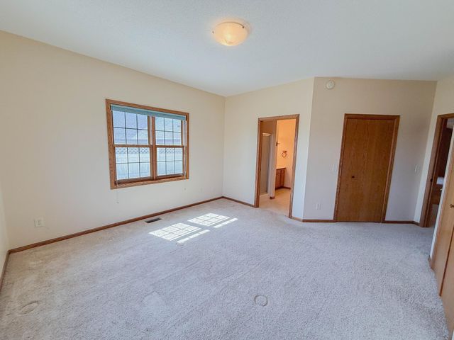 2953 9th Avenue SE, Willmar, MN 56201