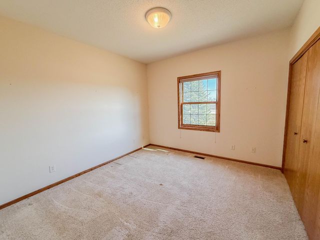 2953 9th Avenue SE, Willmar, MN 56201