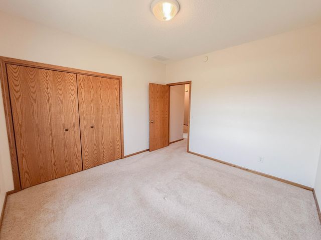 2953 9th Avenue SE, Willmar, MN 56201