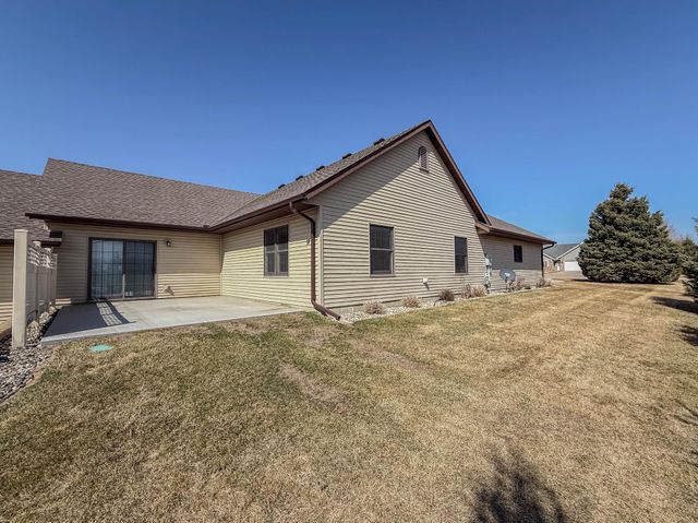 2953 9th Avenue SE, Willmar, MN 56201