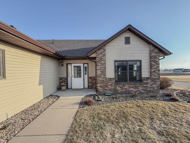 2953 9th Avenue SE, Willmar, MN 56201