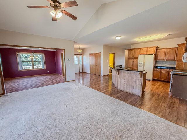 2953 9th Avenue SE, Willmar, MN 56201