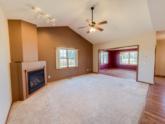 2953 9th Avenue SE, Willmar, MN 56201