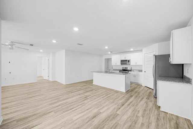 39 Riverwalk Crossing, Freeport, FL 32439