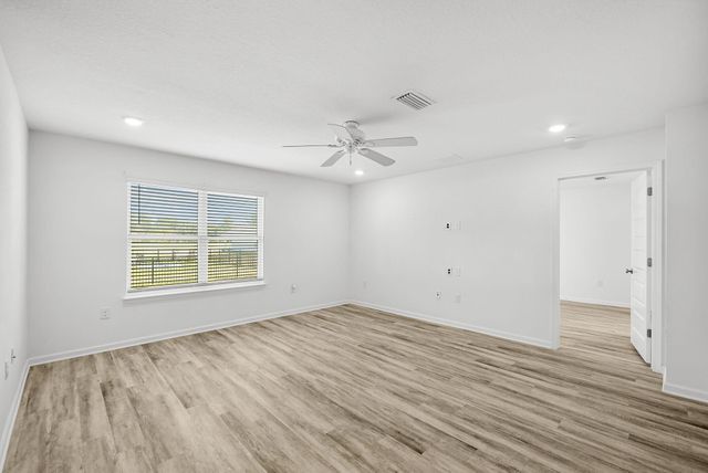 39 Riverwalk Crossing, Freeport, FL 32439