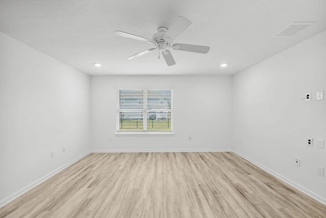 39 Riverwalk Crossing, Freeport, FL 32439