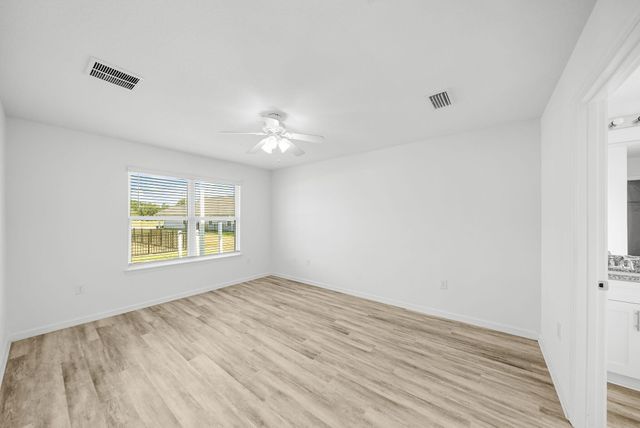 39 Riverwalk Crossing, Freeport, FL 32439