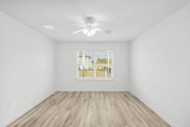 39 Riverwalk Crossing, Freeport, FL 32439