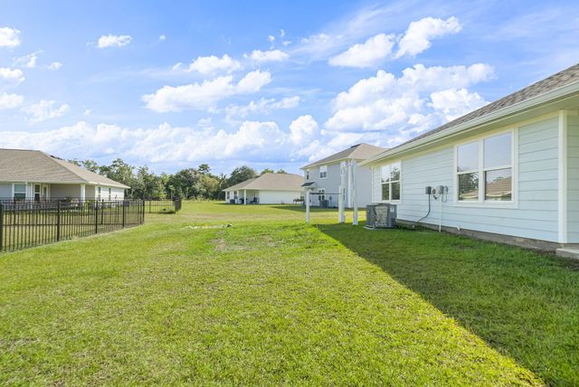 39 Riverwalk Crossing, Freeport, FL 32439