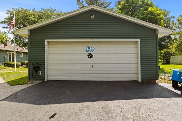 2331 Brick Schoolhouse Road, Hamlin, NY 14468