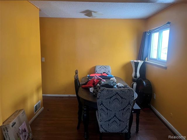 4910 Westpoint Street, Dearborn Heights, MI 48125