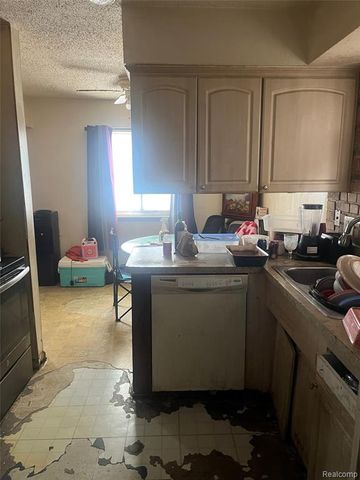 4910 Westpoint Street, Dearborn Heights, MI 48125