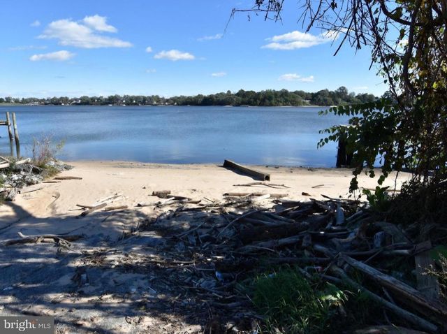 7704 HIGHPOINT ROAD, Clearwater Beach, MD 21226