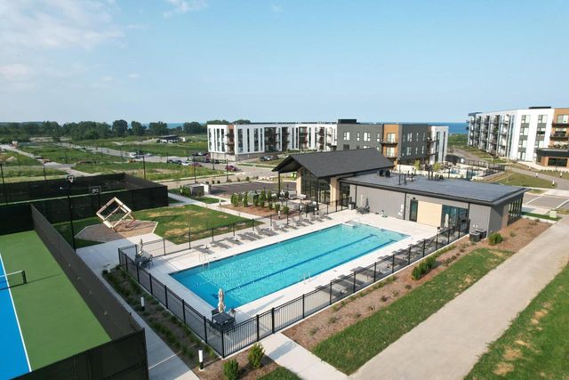 9411 S CYPRESS PLACE, Oak Creek, WI 53154