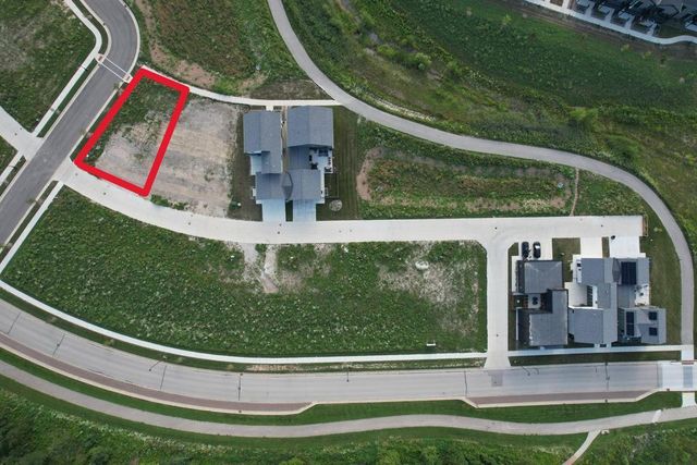 9411 S CYPRESS PLACE, Oak Creek, WI 53154