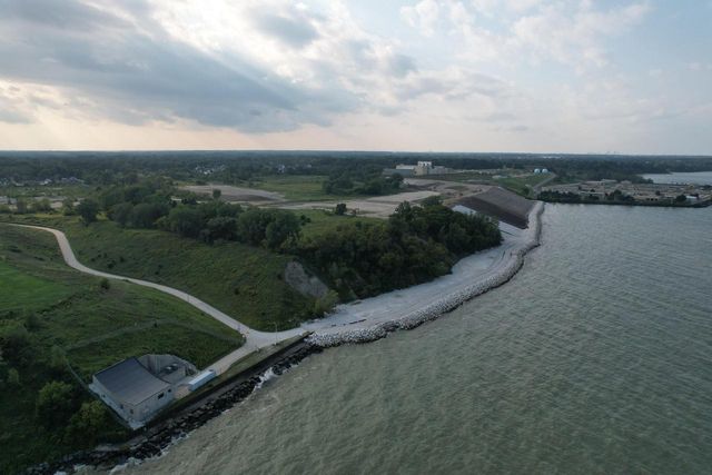 9411 S CYPRESS PLACE, Oak Creek, WI 53154