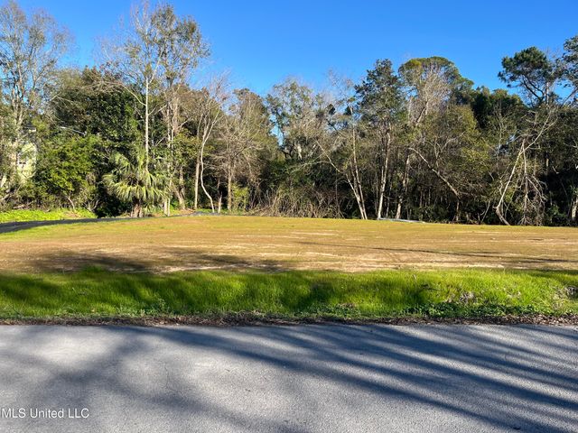 710 Rayburn Avenue, Ocean Springs, MS 39564