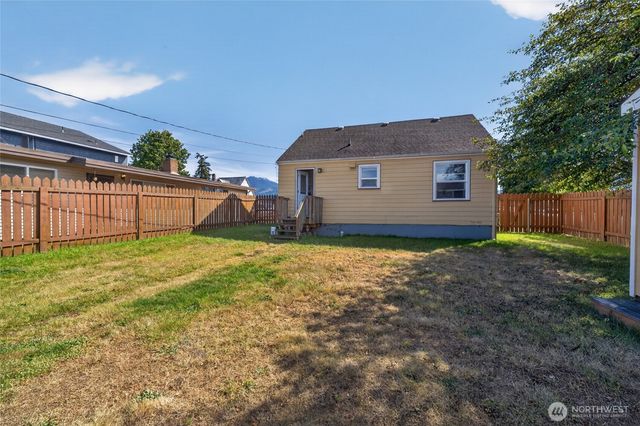 1039 W Sixth Street, Port Angeles, WA 98363
