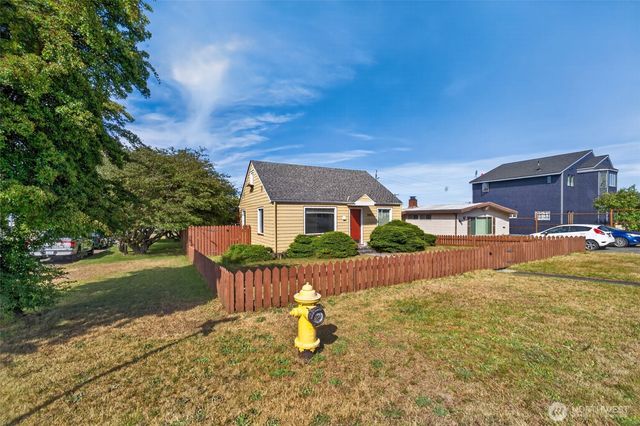 1039 W Sixth Street, Port Angeles, WA 98363