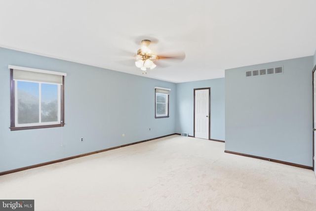 10 W ELIZABETH LN, Richboro, PA 18954