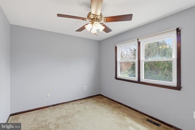 10 W ELIZABETH LN, Richboro, PA 18954