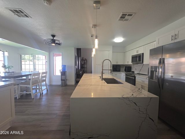 5010 W Monte Cristo Avenue, Glendale, AZ 85306