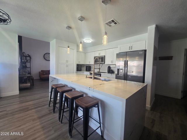 5010 W Monte Cristo Avenue, Glendale, AZ 85306