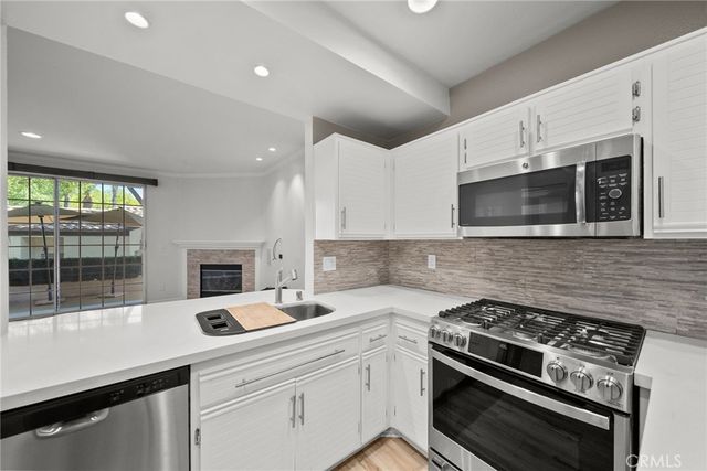 24123 Del Monte Drive 101, Valencia, CA 91355