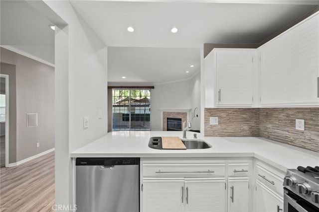 24123 Del Monte Drive 101, Valencia, CA 91355