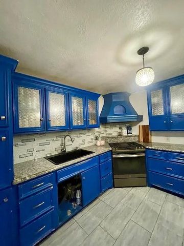 1022 W 10th Street, Freeport, TX 77541