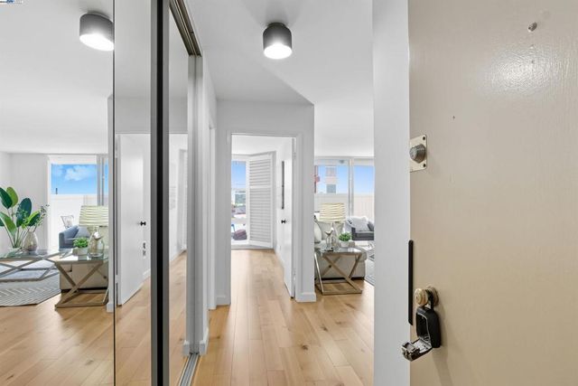 250 Whitmore St 116, Oakland, CA 94611