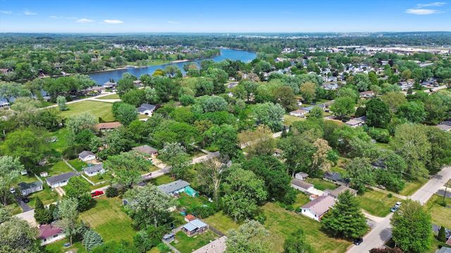 28 Liberty Boulevard, Machesney Park, IL 61115