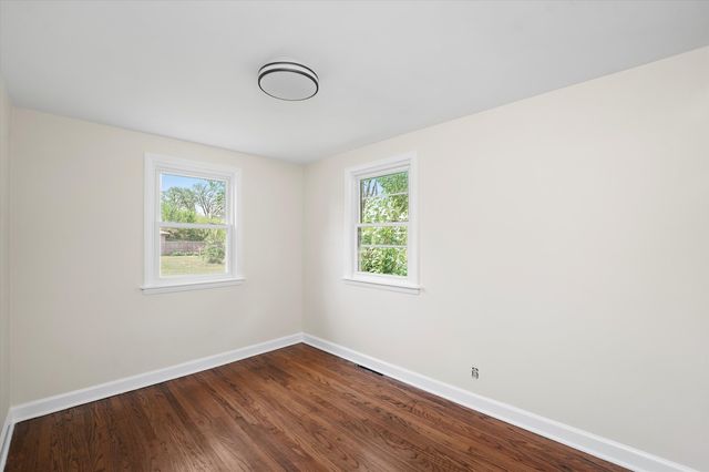 28 Liberty Boulevard, Machesney Park, IL 61115