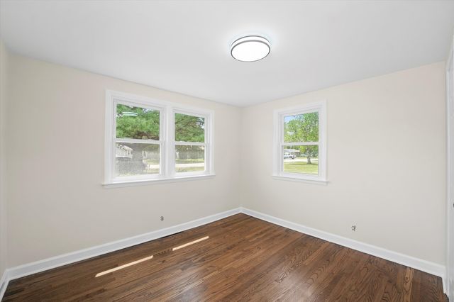 28 Liberty Boulevard, Machesney Park, IL 61115