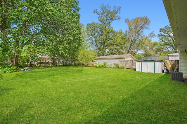 28 Liberty Boulevard, Machesney Park, IL 61115