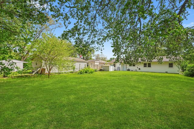 28 Liberty Boulevard, Machesney Park, IL 61115