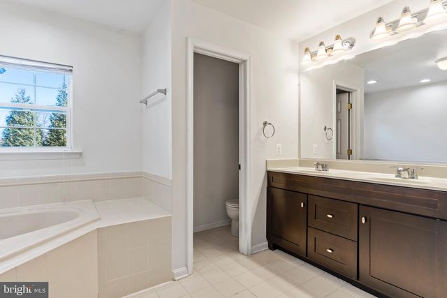 1660 ROSEBROOK DR, York, PA 17402