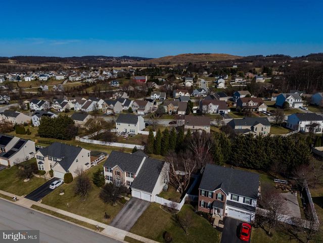 1660 ROSEBROOK DR, York, PA 17402