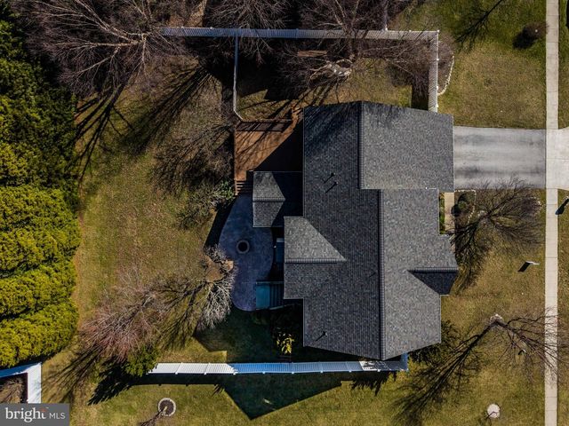 1660 ROSEBROOK DR, York, PA 17402