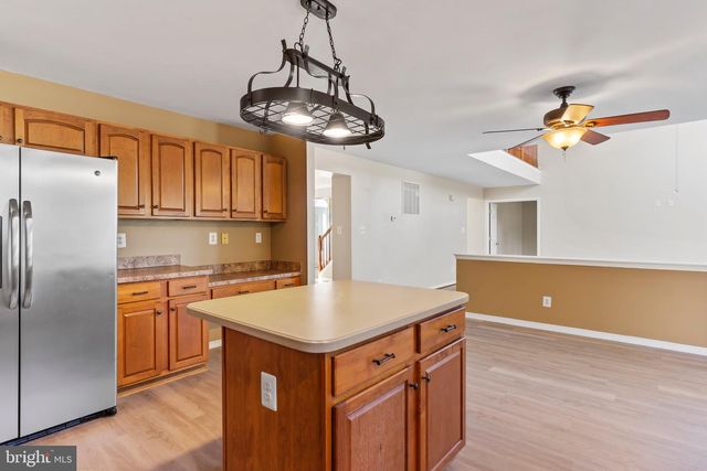 1660 ROSEBROOK DR, York, PA 17402