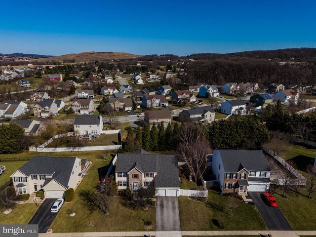 1660 ROSEBROOK DR, York, PA 17402