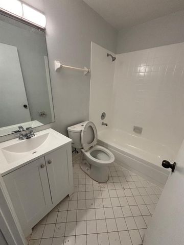 3417 NW 44th Street 206, Oakland Park, FL 33309