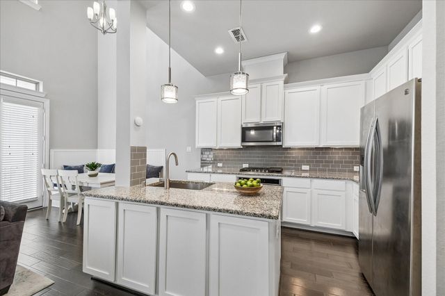 1702 Oak Leaf Pass Drive, Houston, TX 77055