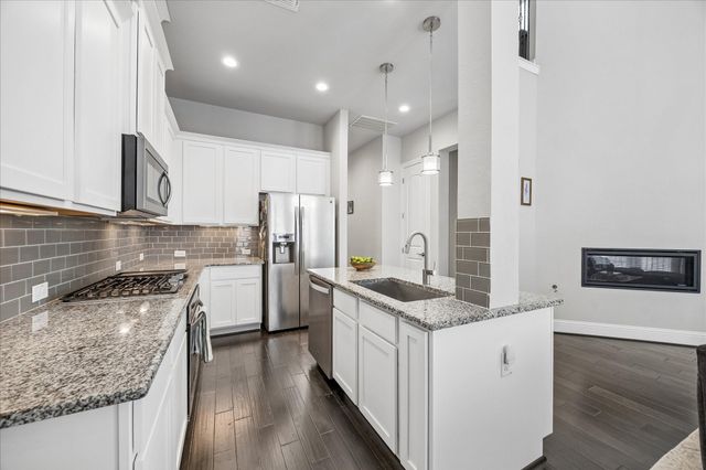 1702 Oak Leaf Pass Drive, Houston, TX 77055