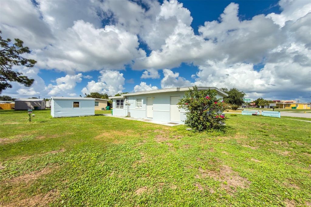 Image 28 of property listing at 3100 CRESTWOOD DRIVE, Port Charlotte, FL 33952